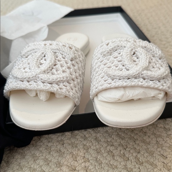 CHANEL White Slides - Picture 3 of 13